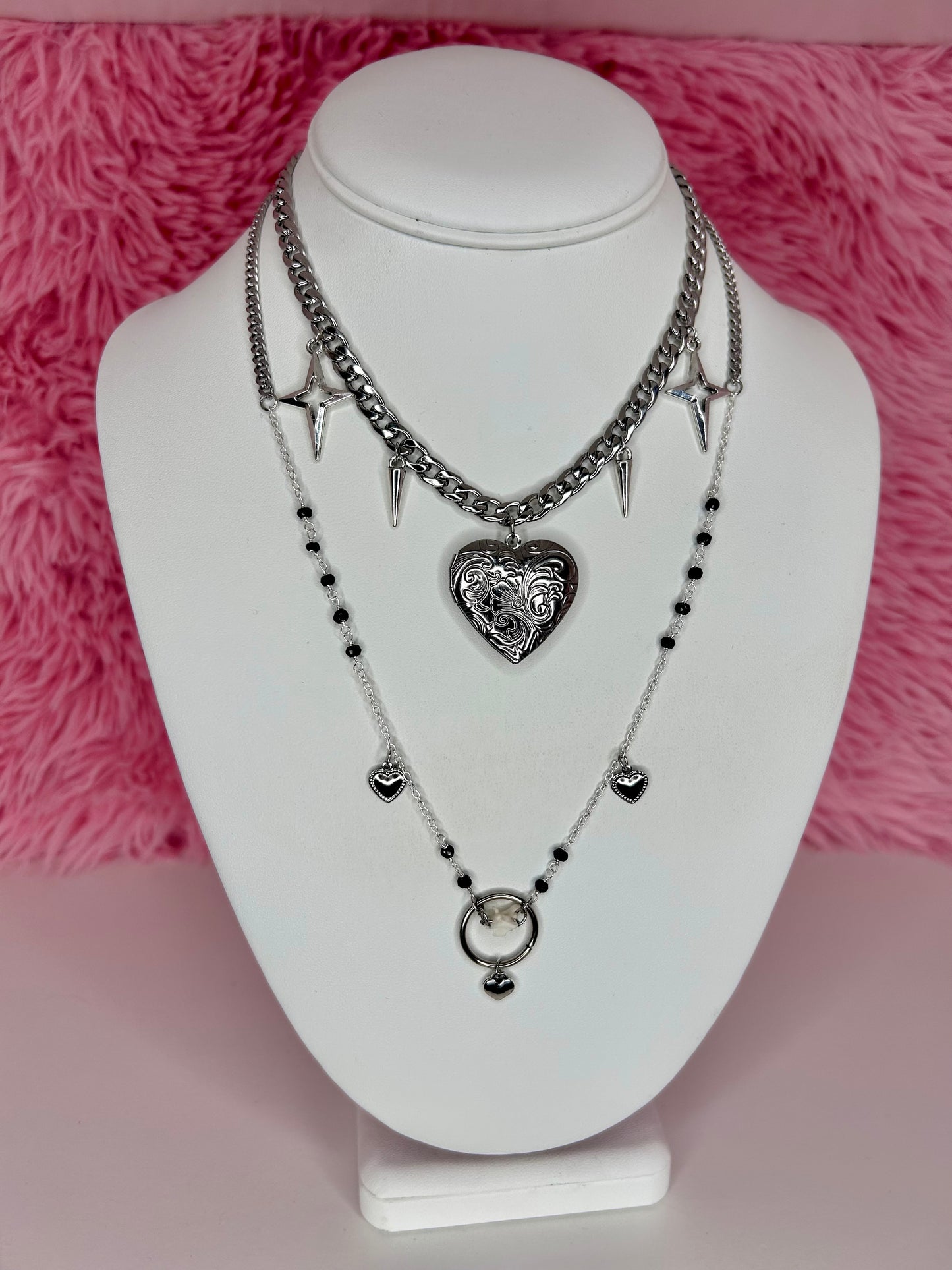 "𝕰𝖑𝖊𝖆𝖓𝖔𝖗" Necklace