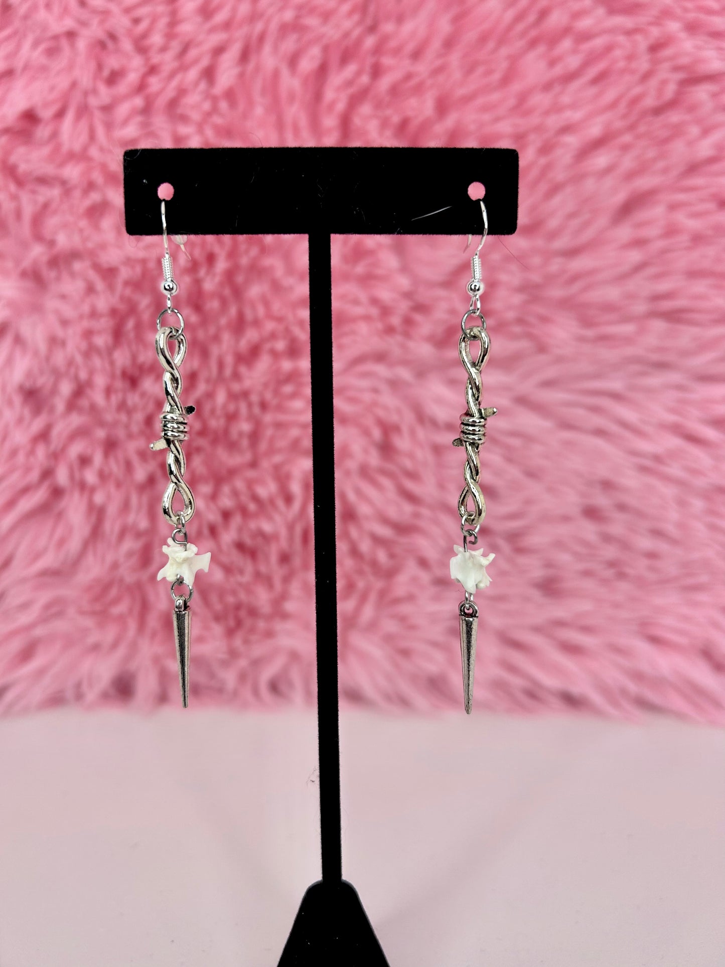 "𝖁𝖎𝖈𝖙𝖔𝖗𝖎𝖆" Earrings