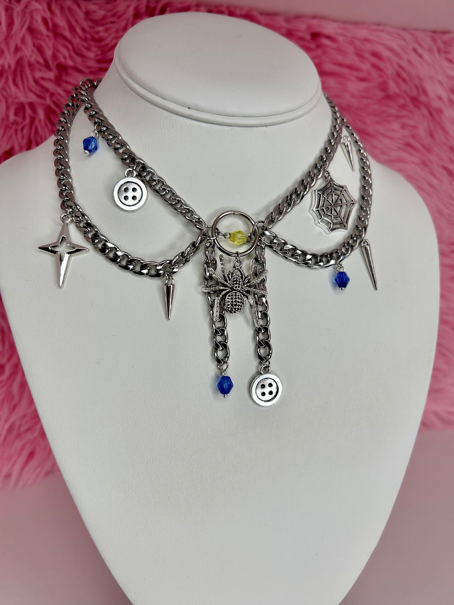 "𝕮𝖔𝖗𝖆𝖑𝖎𝖓𝖊" Necklace