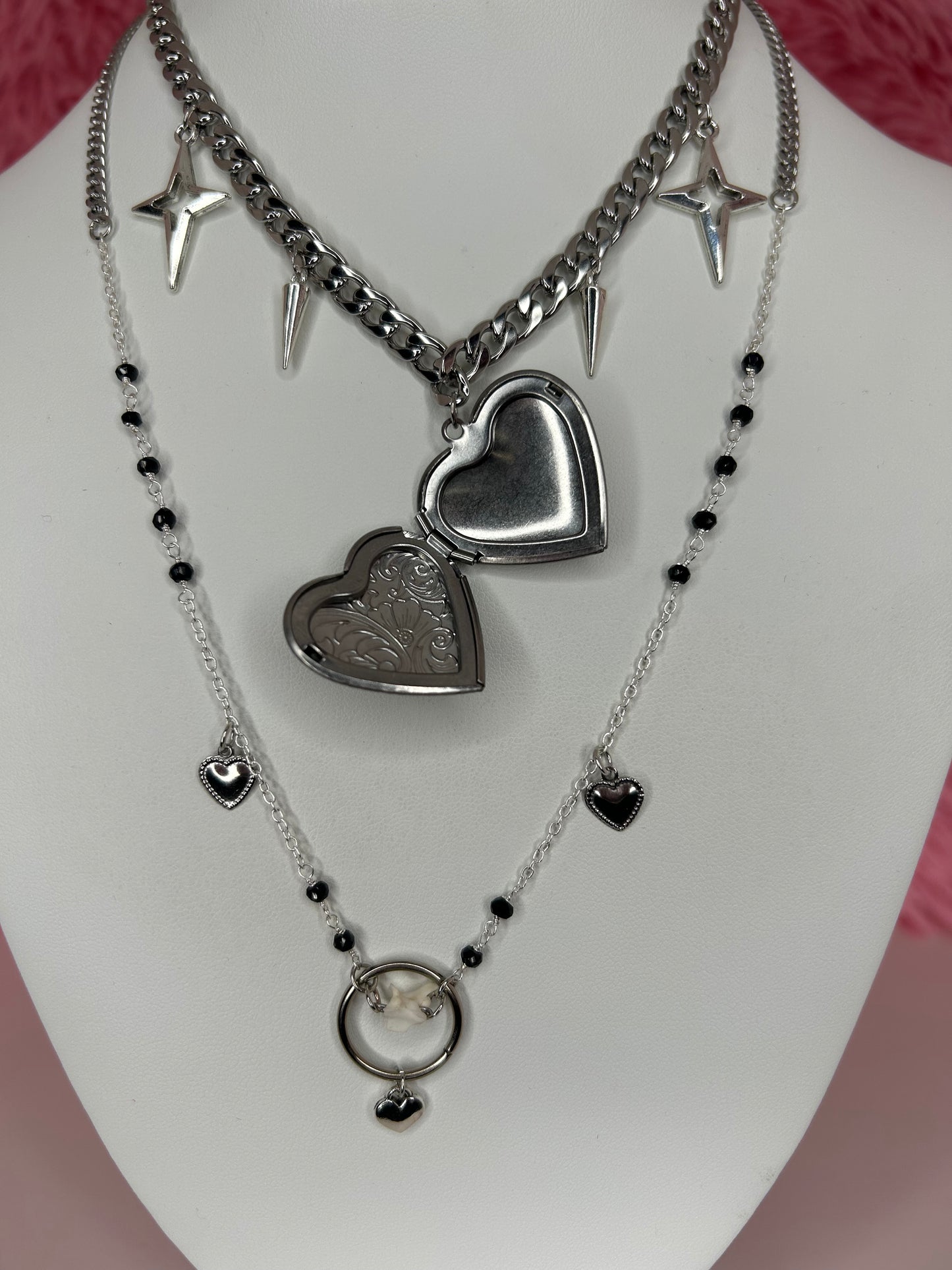 "𝕰𝖑𝖊𝖆𝖓𝖔𝖗" Necklace