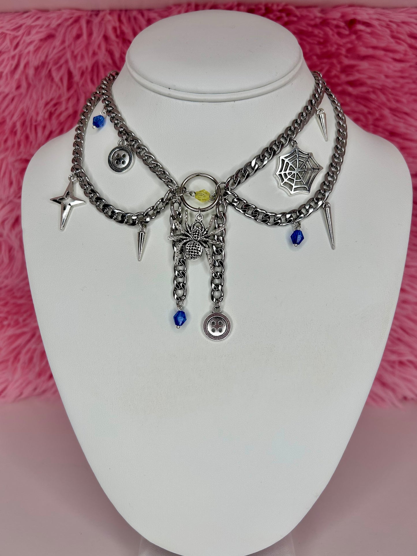 "𝕮𝖔𝖗𝖆𝖑𝖎𝖓𝖊" Necklace