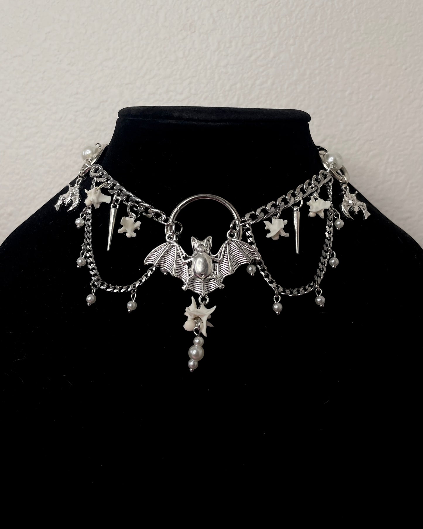 "𝕸𝖎𝖈𝖍𝖆𝖊𝖑" Necklace White