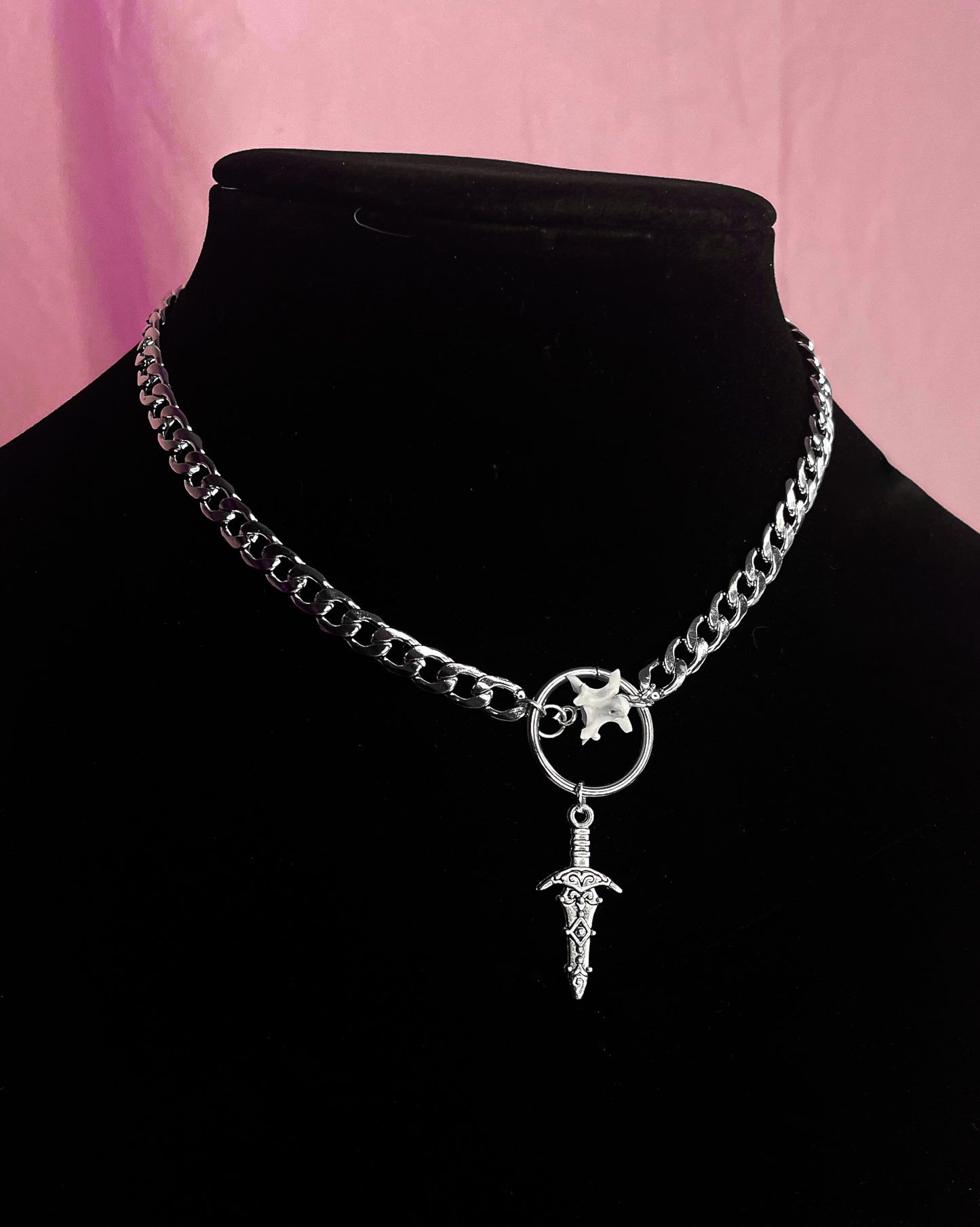 "𝕮𝖆𝖗𝖔𝖑𝖎𝖓𝖊" Necklace
