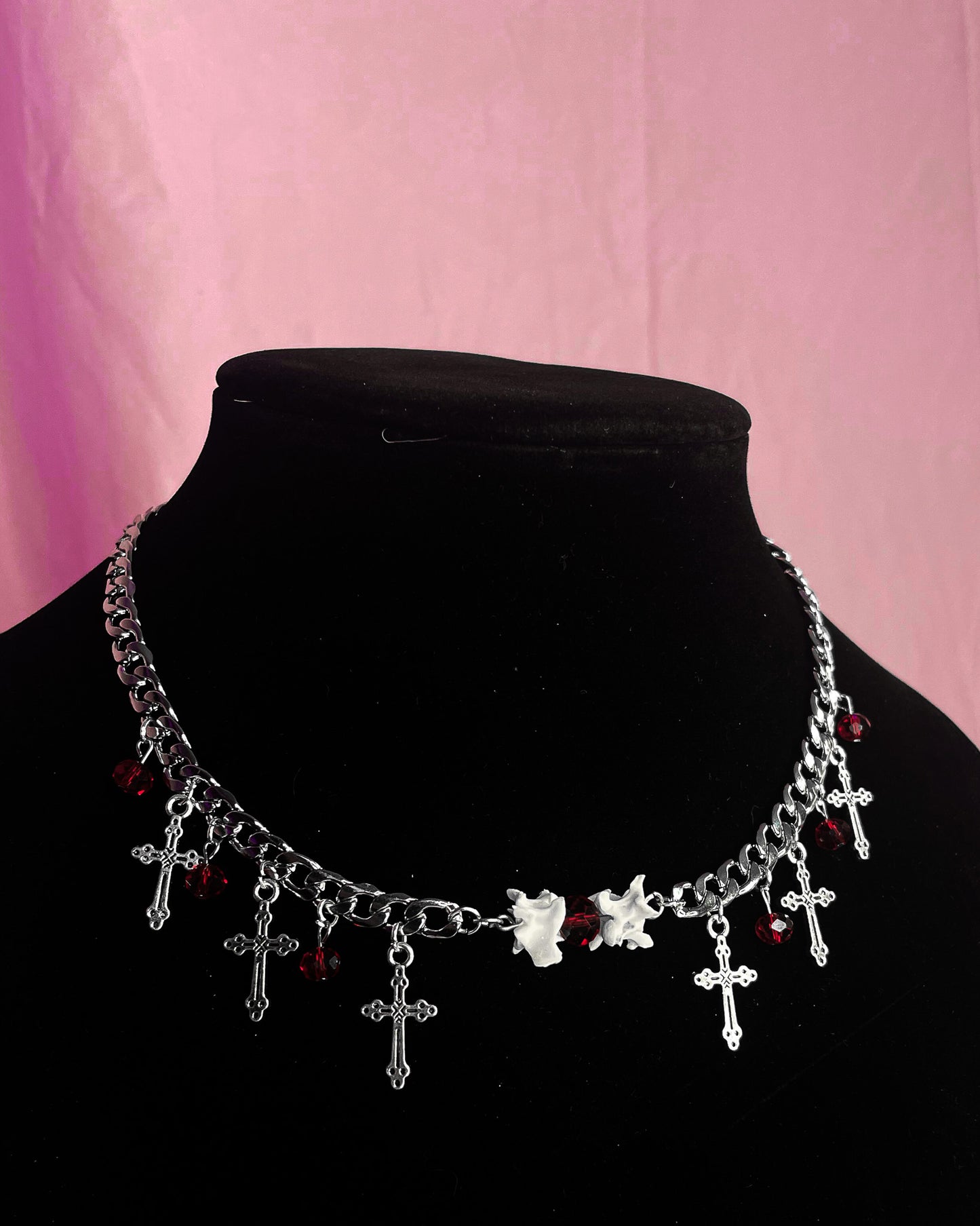"𝕺𝖕𝖍𝖊𝖑𝖎𝖆" Necklace Red