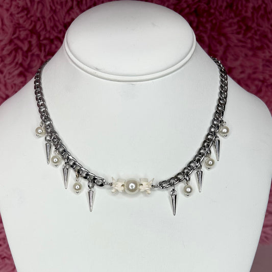"𝖈𝖆𝖙𝖍𝖊𝖗𝖎𝖓𝖊" Necklace White