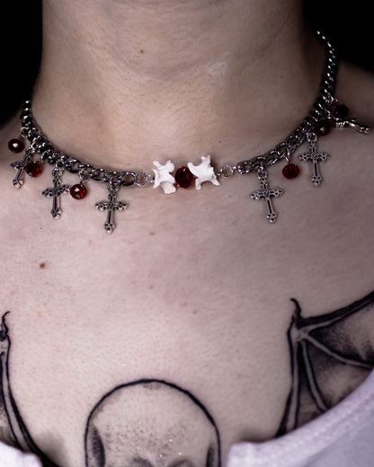 "𝕺𝖕𝖍𝖊𝖑𝖎𝖆" Necklace Red